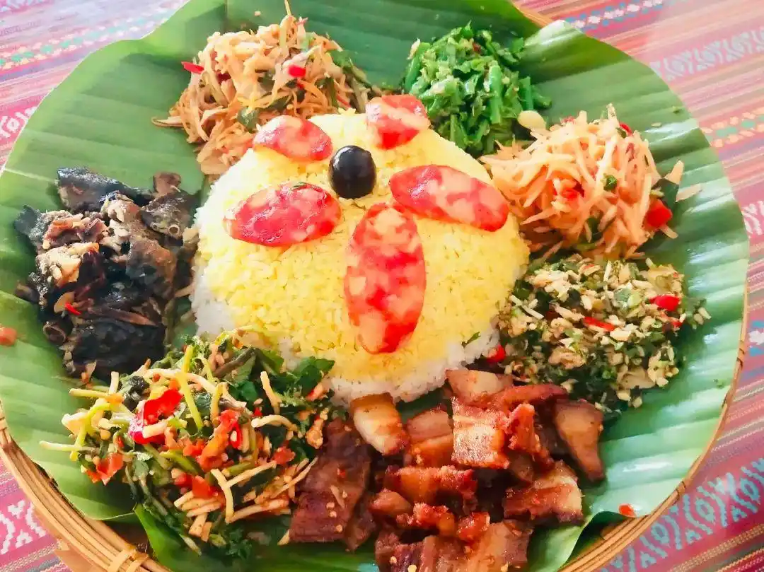 鲜辣民族风味傣族美食_景洪告庄西双景夜市_云南黑暗料理网红打卡店,