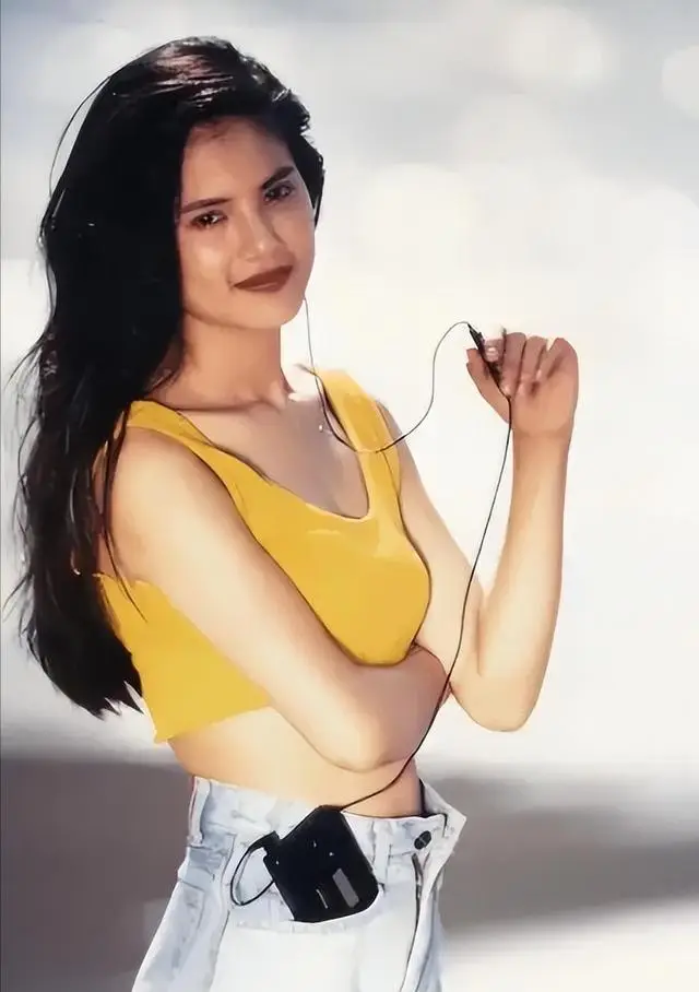 什么彤的女明星_李若彤感情经历_李若彤隐退娱乐圈原因